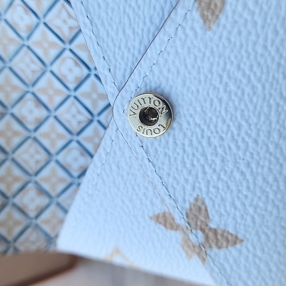 Louis Vuitton Kirigami Pochette in Beige, By the Pool Collection 2023 - Picture 5 of 7